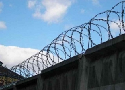 Prison warden faces trial over inmate’s death