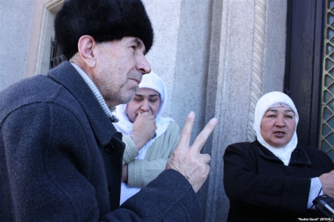 Родители заключенных ищут справедливости у президента Таджикистана