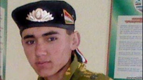 Родители погибшего таджикского солдата: Военные представили на экспертизу тело другого человека, а не нашего сына